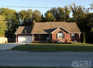 523 Powers Rd, Manchester, TN 37355