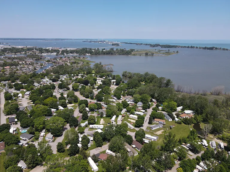 Bayshore Estates — Photo 2