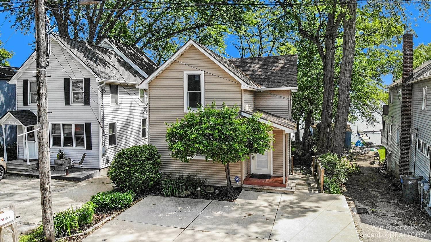 9524 Main St, Whitmore Lake, MI 48189 Zillow