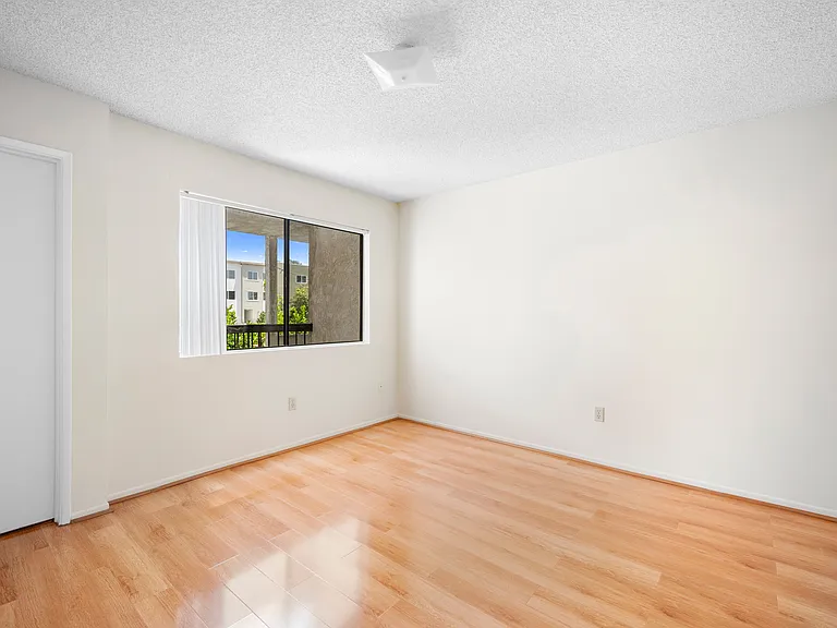 1004 E Garfield Ave #3 — Photo 10