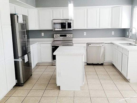 4th image of 1635 E Windsong Dr
