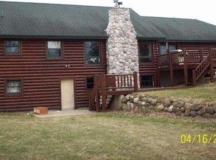 N3363 Oxbow Rd, Columbus, WI 53925