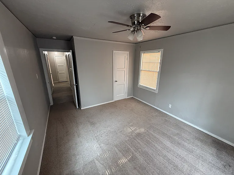 400 W Johnson St — Photo 19