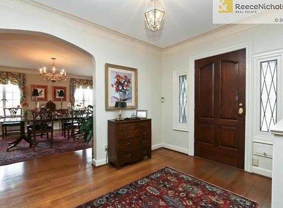 2nd image of 5318 Sunset Dr