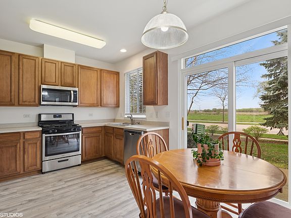 5th image of 2325 Pembridge Dr