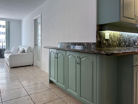 5th image of 101 Briny Ave APT 810