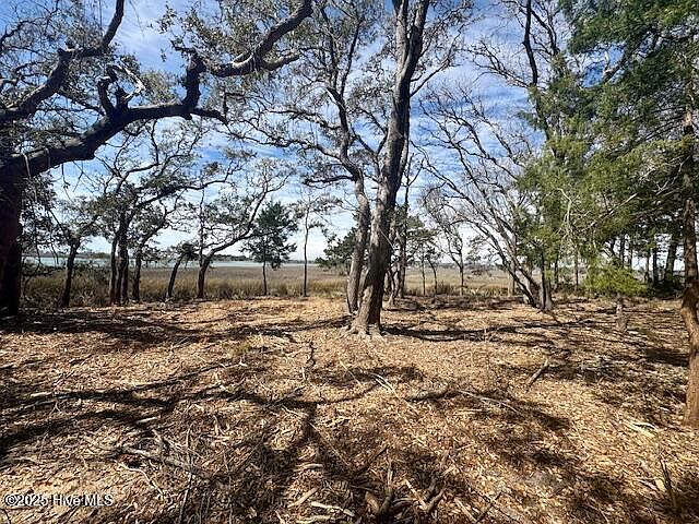2nd image of 3 Windy Point Road SW