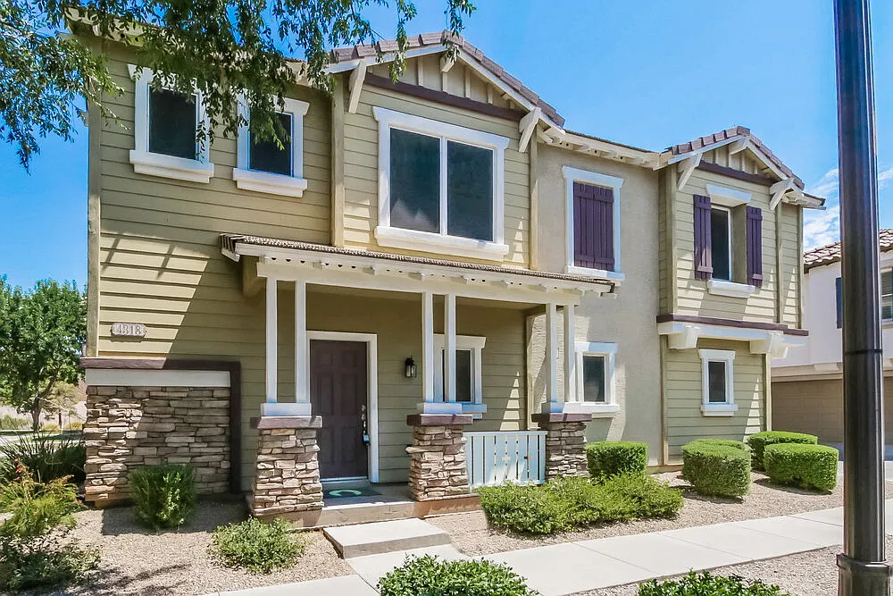 3 bed, 2.0 bath, 1228 sqft, $1,985 — Photo 1