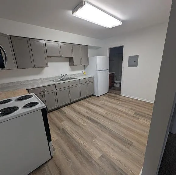 1820 Sunnyside Dr #6 — Photo 3