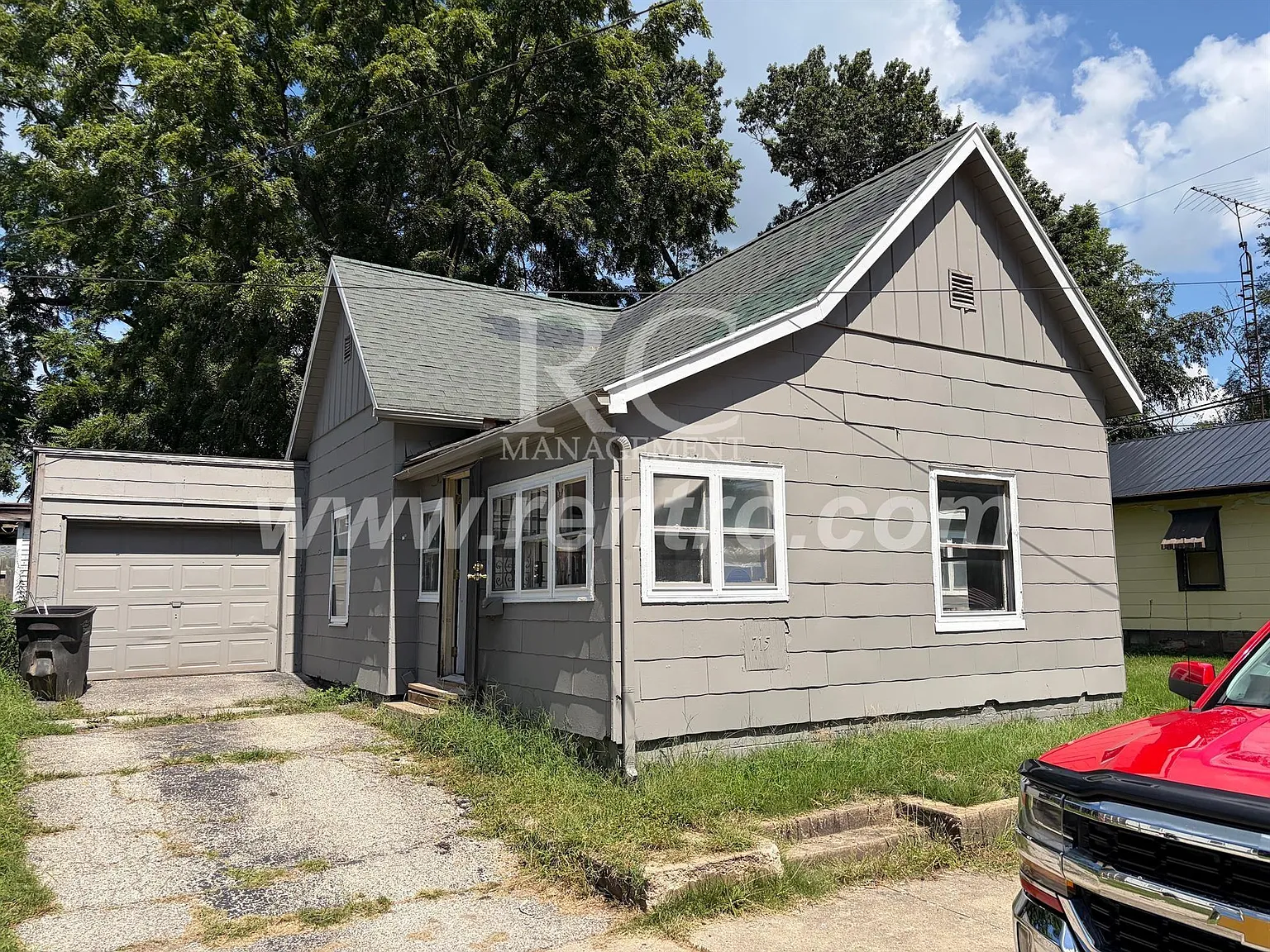 2 bed, 1000 sqft, $775 — Photo 1