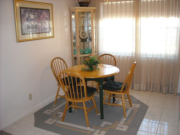 3rd image of 207 Sheffield I #I-2070