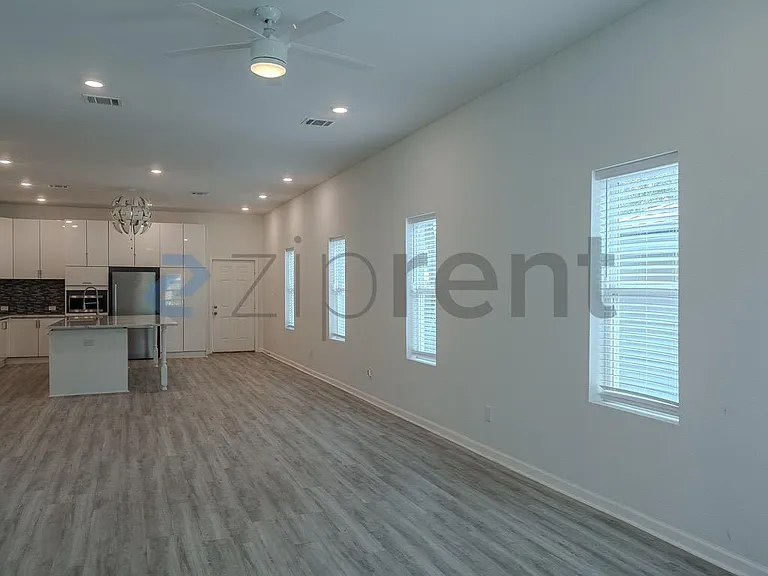 4123 Avenue M 1/2 — Photo 5