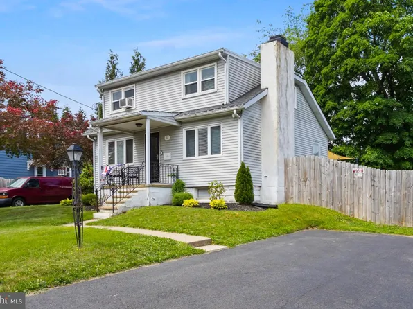 61 McAdoo Ave, Hamilton, NJ 08619