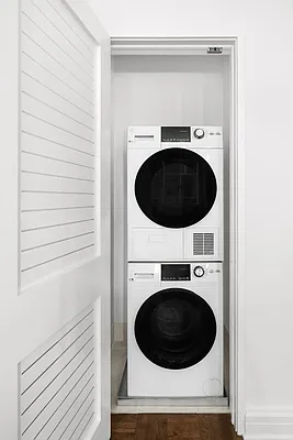 Laundry, photo 1