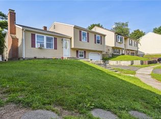 20 Litchfield Ct, Middletown, CT 06457