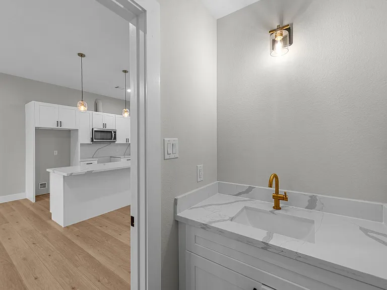 2348 Delafield St — Photo 12