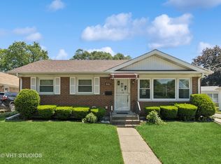 8411 Mansfield Ave, Morton Grove, IL 60053