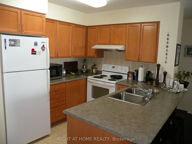23 Hollywood Ave #2501 — Photo 7