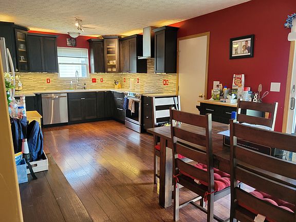 Chef's kitchen and dining room