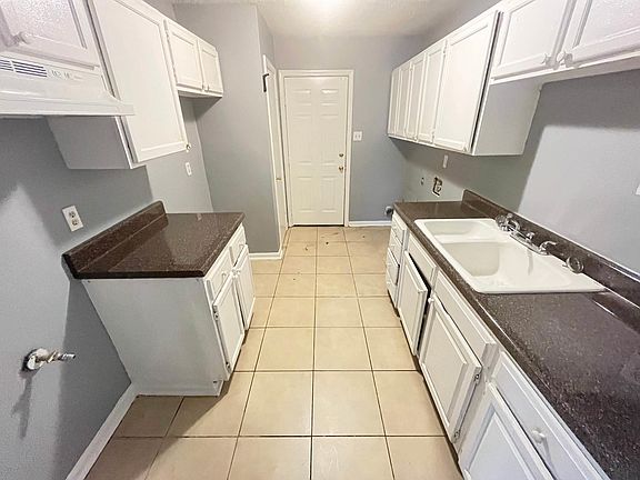 4th image of 583 N 5th St