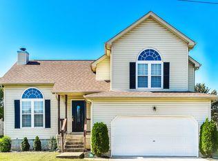 1104 Pin Oak Dr, Antioch, TN 37013