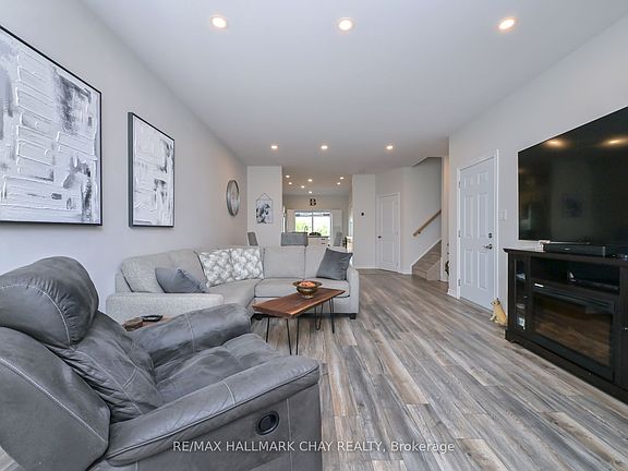 5th image of 25 Kingsmere Cres