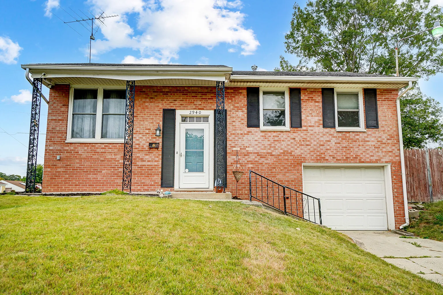 2940 Cavins Dr photo 1