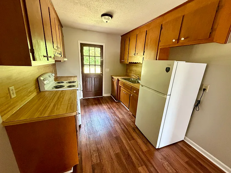 180 S Carrie St — Photo 3