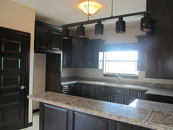 4th image of 7107 Chestnut Oak Ln