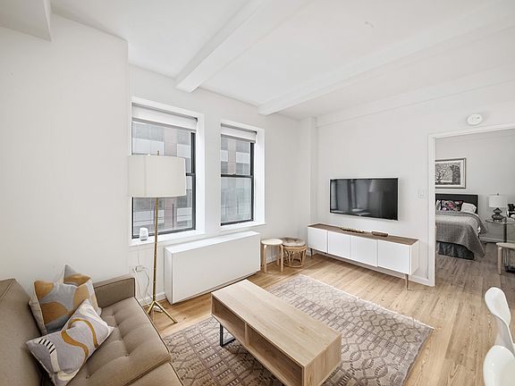 3rd image of 150 W 51st St APT 1426