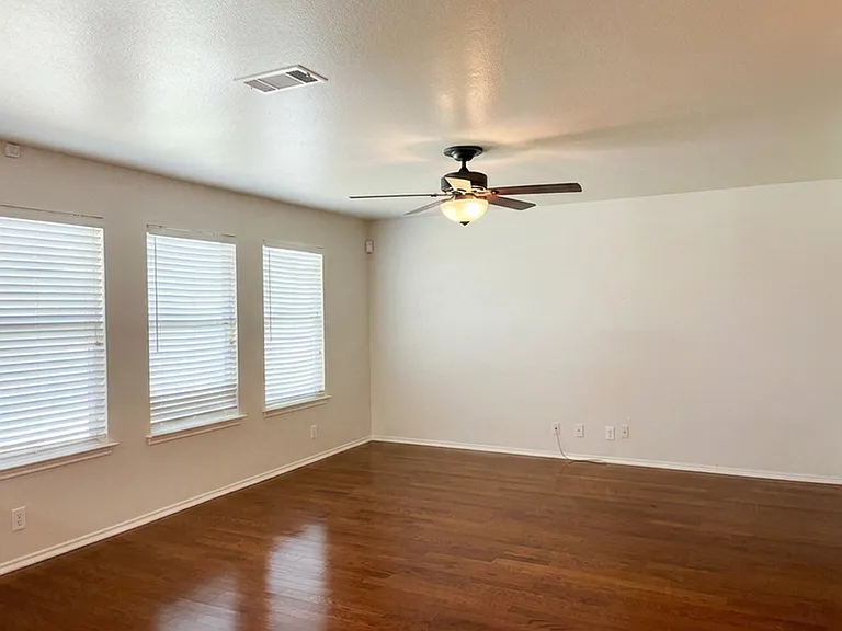 9023 Pinseeker — Photo 6