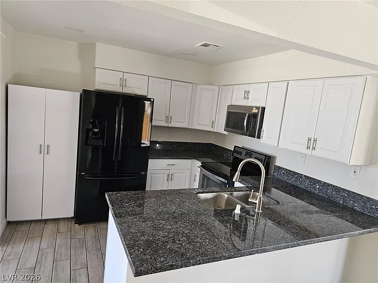 3905 Starflower Ct — Photo 3