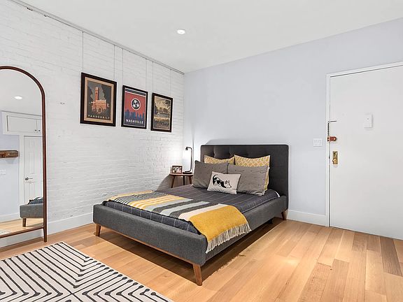 2nd image of 720 Greenwich St APT 3E