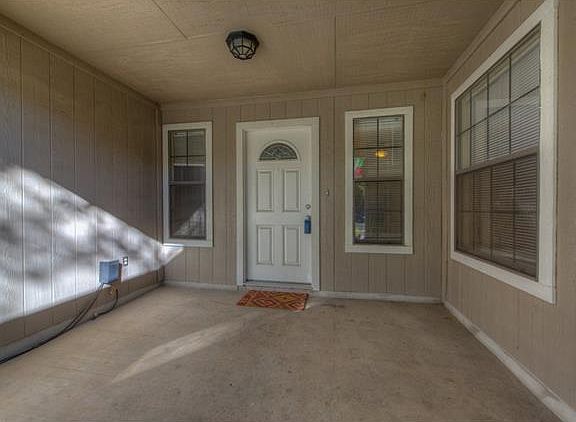 3rd image of 1708 Hermitage Dr