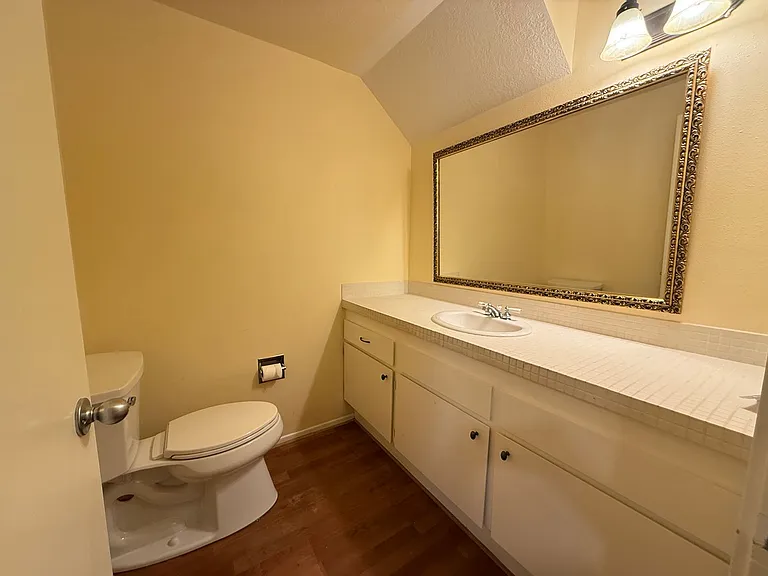 1050 NE Butler Market Rd #2 — Photo 8