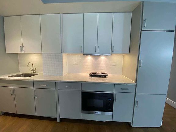 3rd image of 240 W 73rd St APT 506