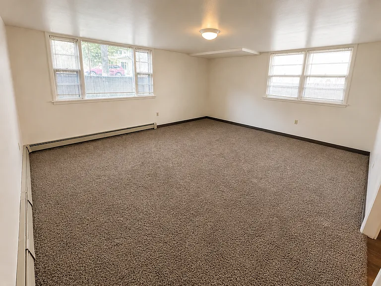 23 Yellowstone Ave — Photo 18