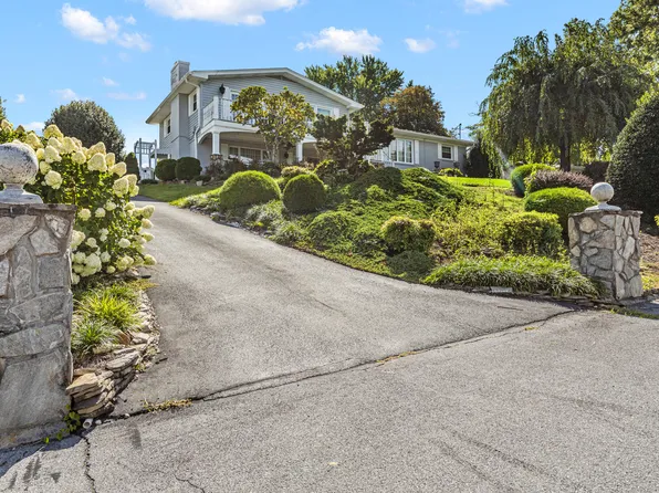 215 Sparrow Rd, Bluff City, TN 37618