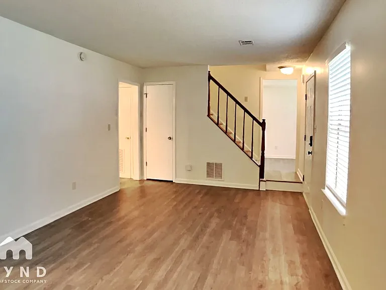 5561 Northcut Dr — Photo 7