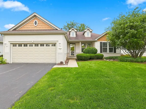 12449 Fox Run Ct, Huntley, IL 60142