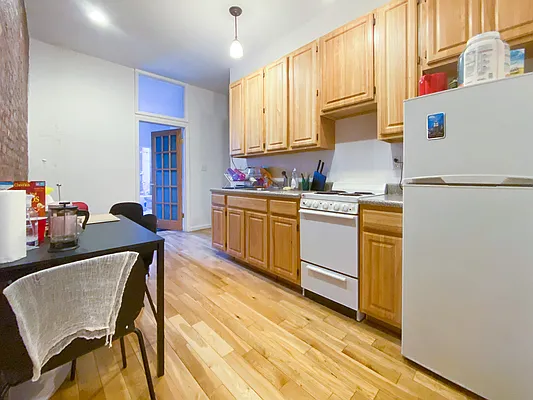 Rented by Compass | media 18