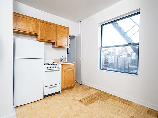 Rented by City Connections Realty | media 7