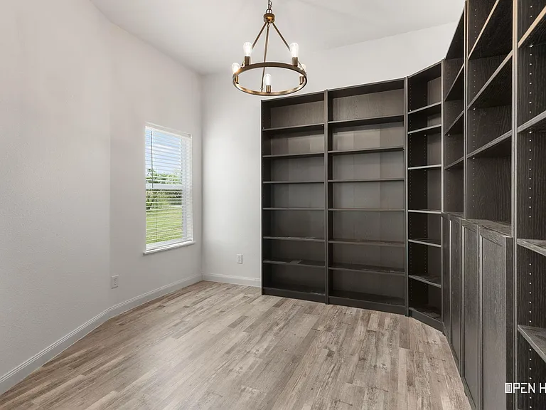 5312 Crown Ln — Photo 16