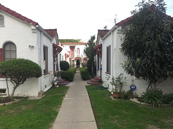 2nd image of 948 1/2 Wilcox Ave #948-1/2