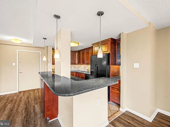 801 Yale Ave APT 810, Swarthmore, PA 19081