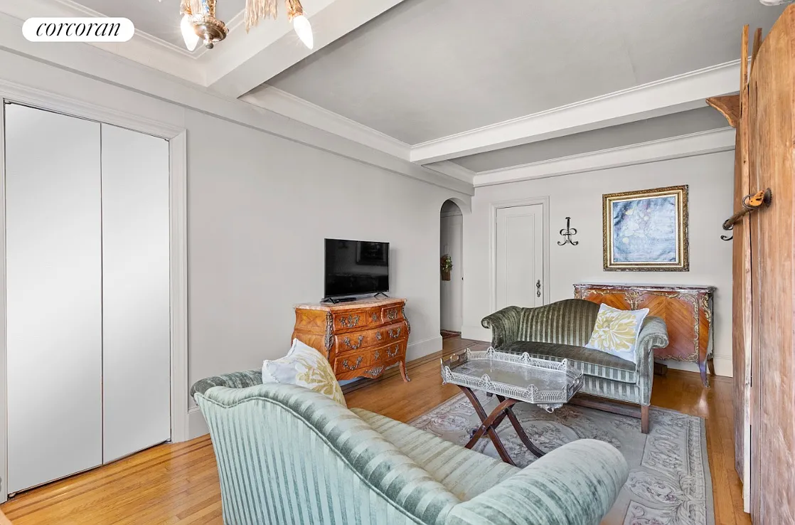 7 Park Avenue — Photo 3
