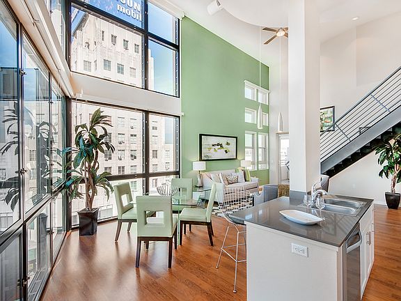 4th image of 5200 Wilshire Blvd APT 578