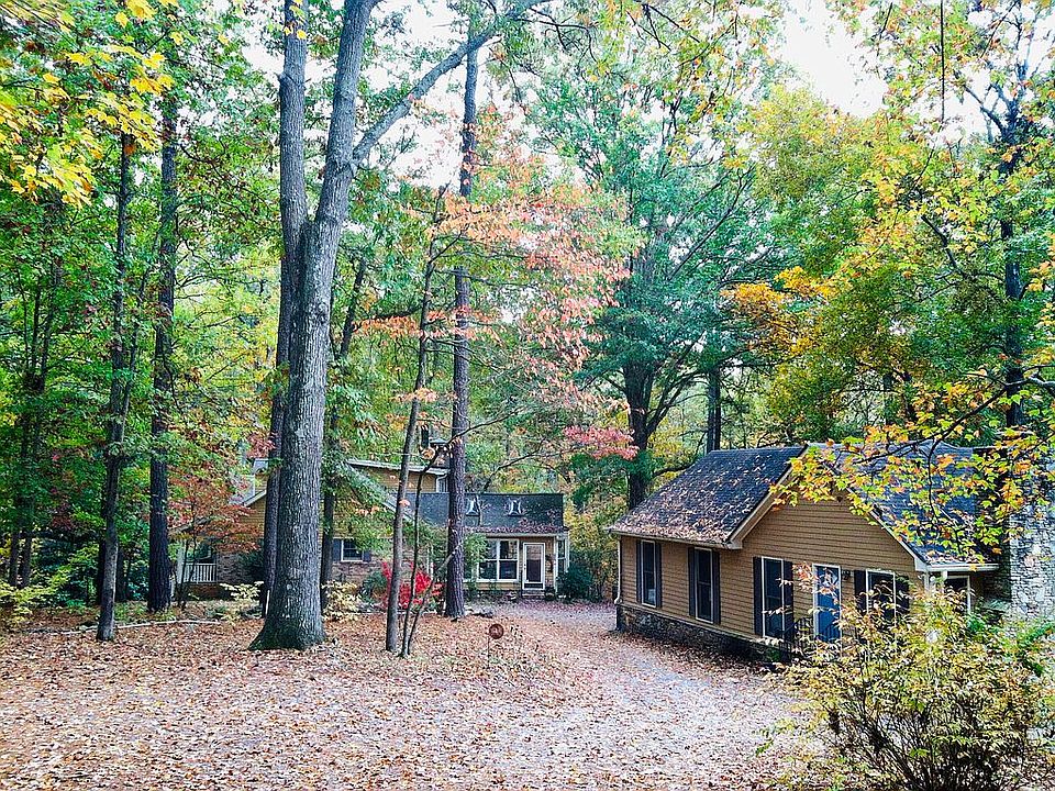 2 houses on the property 