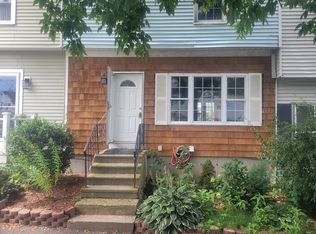 58 Fay St APT 2, Lowell, MA 01852