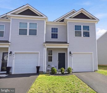 876 Still Waters Ln, Pennsburg, PA, 18073